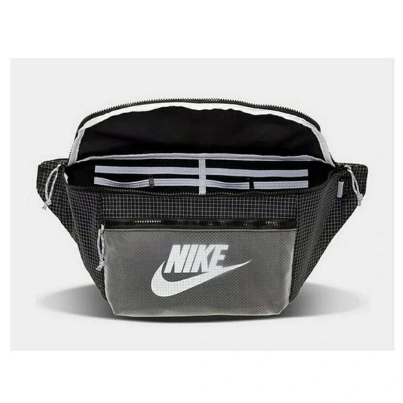 Nike - Picture 5 of 6